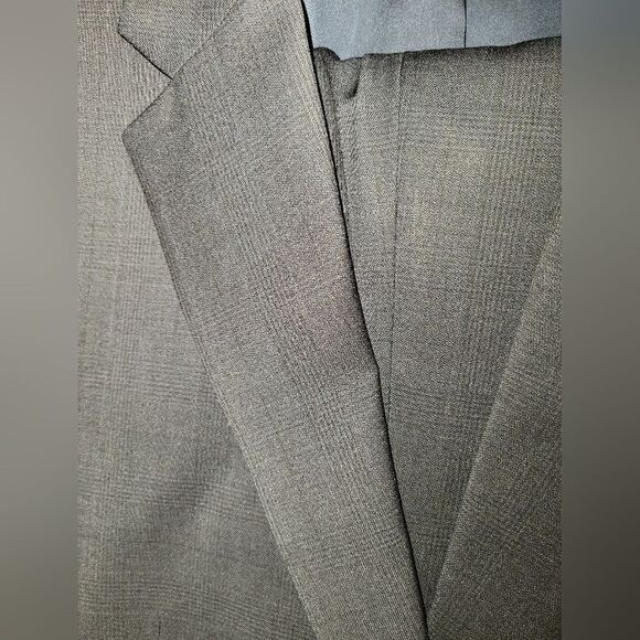 Jos. A Bank men's 43R - Picture 5 of 10